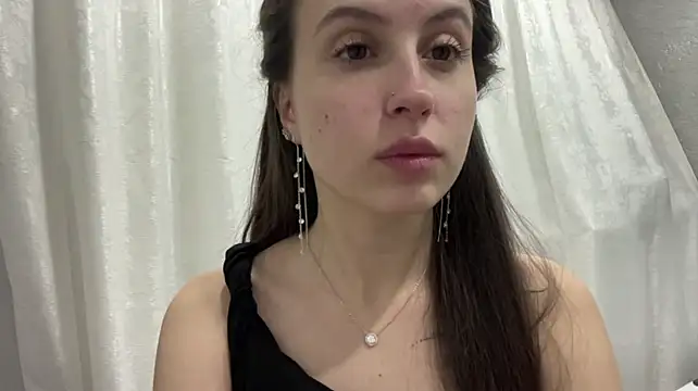 NanTrias live sex cam