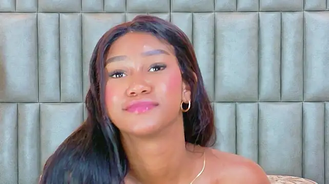 TylaWest live cam on StripChat