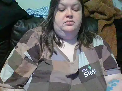 CurvyKirstiesX live cam on StripChat