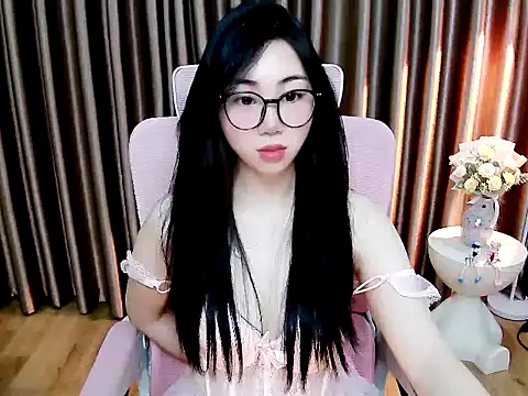 Helen_202 live cam on StripChat