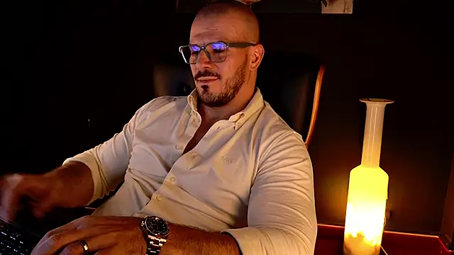 angeloeric (Ask my age) - #daddy #feet #master #muscle #party