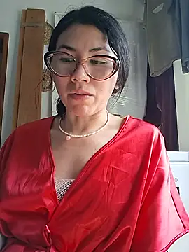 AriaGold_88 live cam on StripChat