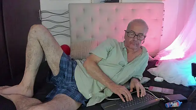 david_holman (M mature) - 🔥 Foreskin Play