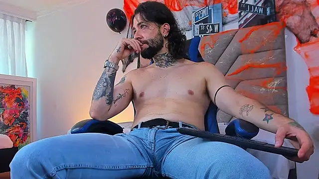 ALPHA_MASTER1 live cam on StripChat