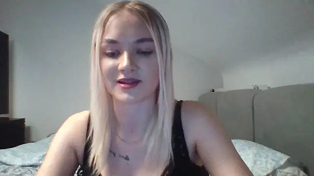 RoseSexyBlonde