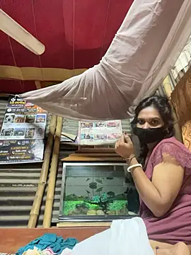 Horny_chubby_girl_