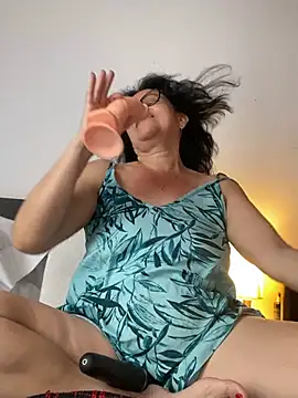 Sharongirl07 live cam on StripChat