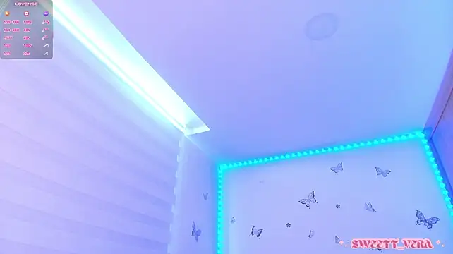 sweettvera live cam on StripChat