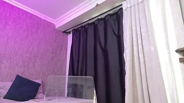 KarinaFlowers_ live cam on StripChat