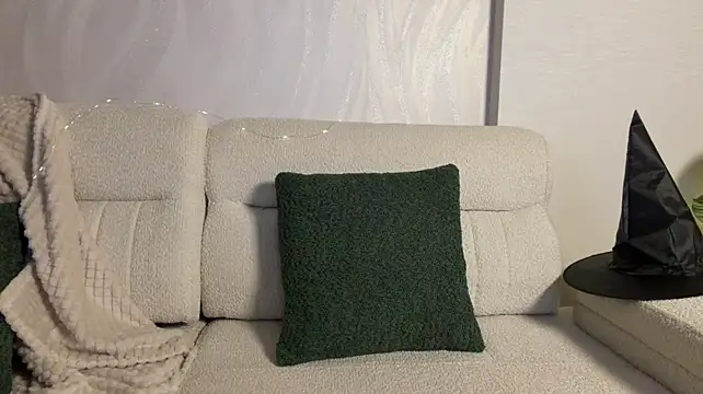 lillit_vivit live cam on StripChat