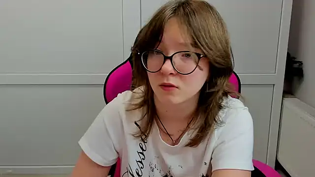 HachiYume live cam on StripChat