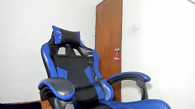Ggoldenboyx1 live cam