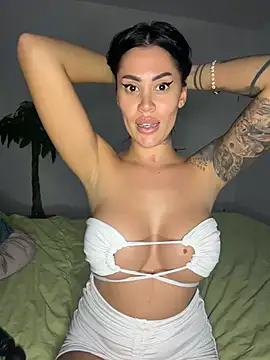 EllieArt live cam on StripChat