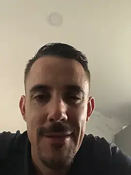 julian333 live webcam