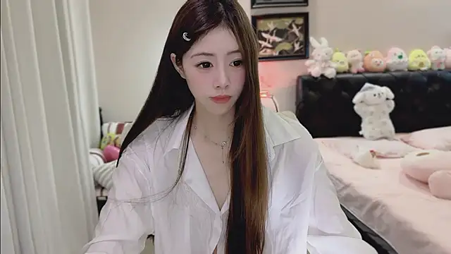 Evacute-top live cam on StripChat