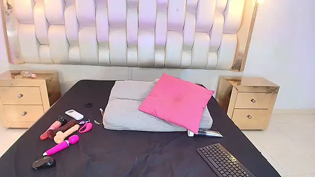 AprillRoss live cam on StripChat