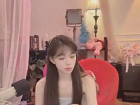 YoYo-333 live cam on StripChat
