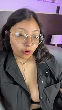 Mia-Quintero live cam on StripChat
