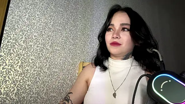 kinawillow live cam on StripChat