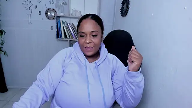 bbw_charlote (F young) - shower in pvt