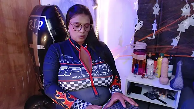 nicol_love0 (F milf) - squirt