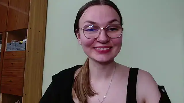 LooveELLYx live cam on StripChat
