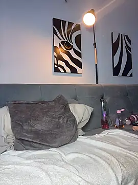 drake_wit1 (M twink) - EXPLOSION OF MY MILK IN YOUR FACE🔥💦