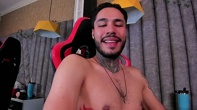 JacksonGreenn live cam on StripChat