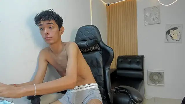 hideaky_boycum (M twink) - I'm a new guy; I'll do a cum show