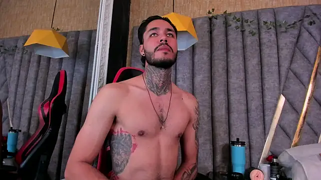 JacksonGreenn on Stripchat