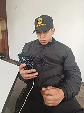 Moreno-Latino live cam