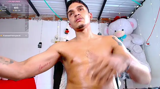 Angel_latinboy live cam on StripChat