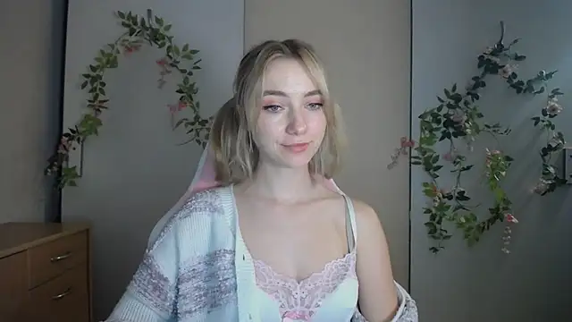 LuciaYoung