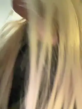 Pink_Kiss live cam on StripChat