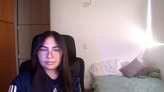 abbyyandmaxx live cam on StripChat