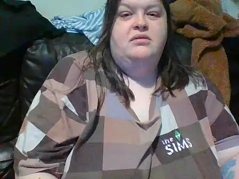 CurvyKirstiesX live cam on StripChat
