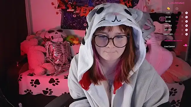 lunaalli live cam on StripChat