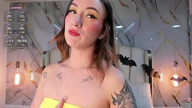 Hannah_Lane live cam on StripChat