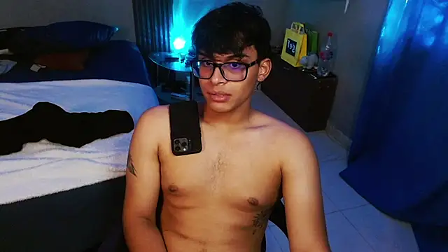 Mr_yisuzz on Stripchat