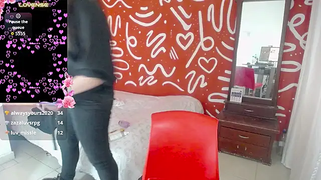 AmaraJoy live cam on StripChat