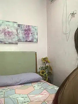 YaraSmith webcam