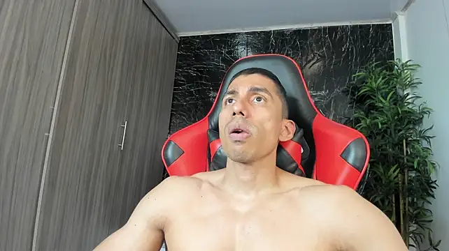 Erik_castle live cam on StripChat