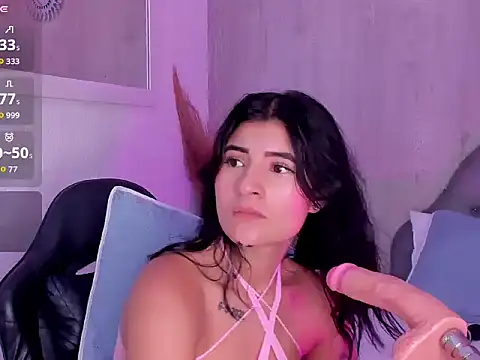 roxannalopez live cam on StripChat