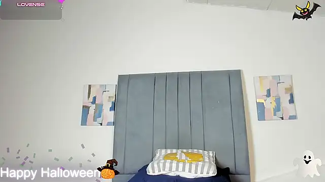Sophia_Ebony live cam on StripChat