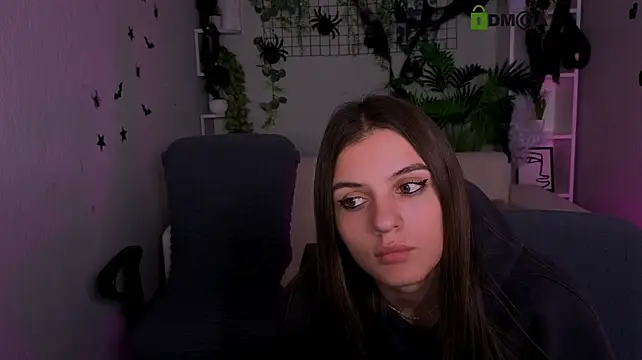 lisa_dark_