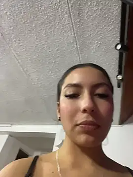 Julieth_ec_ live cam on StripChat