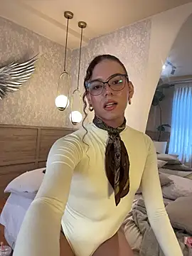Luxa_Velvet live cam on StripChat