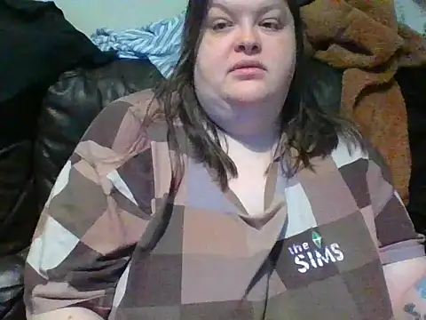 CurvyKirstiesX live cam on StripChat
