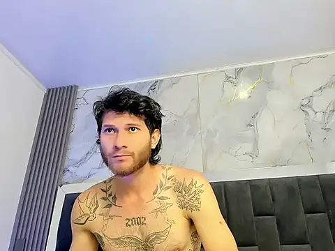 Adrian_Rouse live cam on StripChat