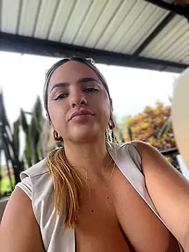 sammyqueenx21 live cam on StripChat